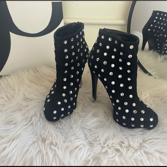 Scene by ☀️Rhinestone Booties - Picture 4 of 7